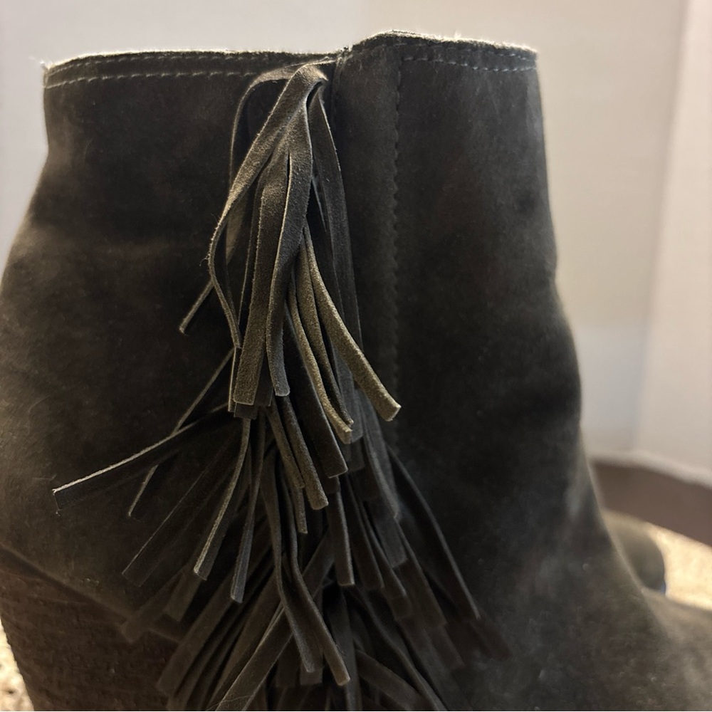 Vince Camuto Hayzee Suede Fringe Women's Ankle Bootie Olive 9.5WM - Picture 8 of 13